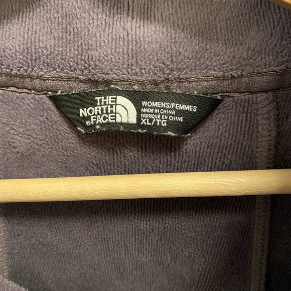 Gently worn 2 layer The North Face fall jacket in mauve - Picture 5 of 7